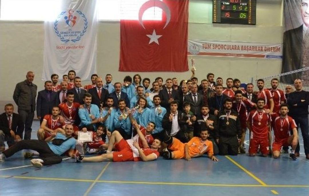 Kredi Yurtlar Voleybol B&ouml;lge Şampiyonası'nda Samsun Birinci Oldu