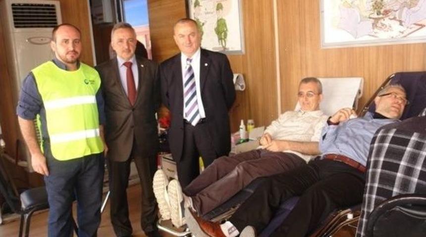 İnebolu&rsquo;da Kızılay Kan Topladı