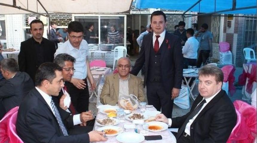 Kaymakam Karahan Ve Başkan G&ouml;kce, Sancaktar&rsquo;a Mutluluklar Diledi