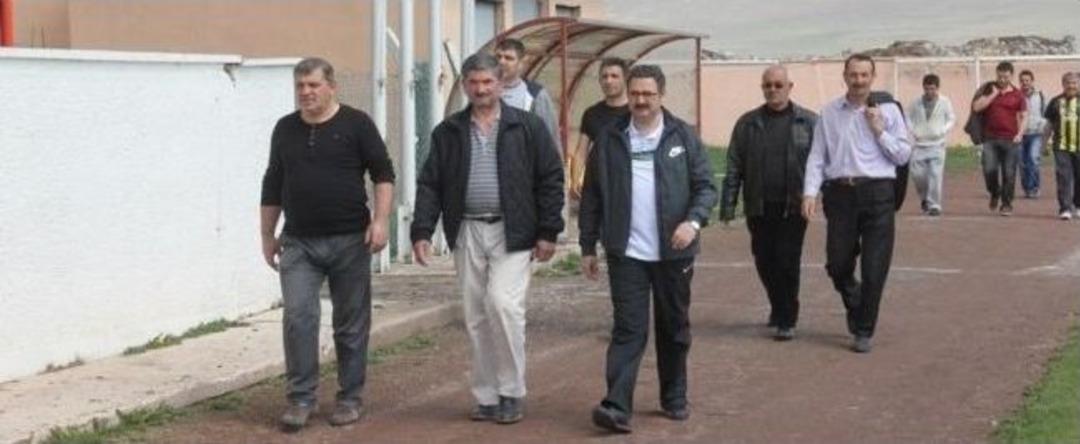 Belediye Ve Sağlık Personelinin Sağlıklı Yaşam Y&uuml;r&uuml;y&uuml;ş&uuml;