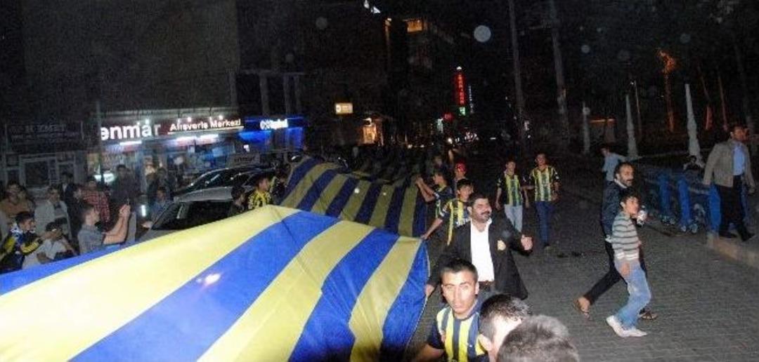 Siverek&rsquo;te Fenerbah&ccedil;eliler Şampiyonluğu Kutluyor