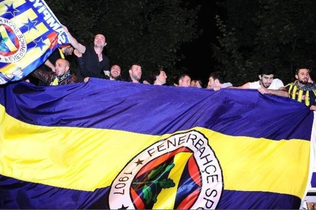 Bağdat Caddesi'nde Şampiyonluk Coşkusu