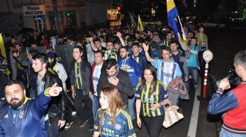 Bursa&rsquo;da Fenerbah&ccedil;e'nin Şampiyonluk Kutlamaları