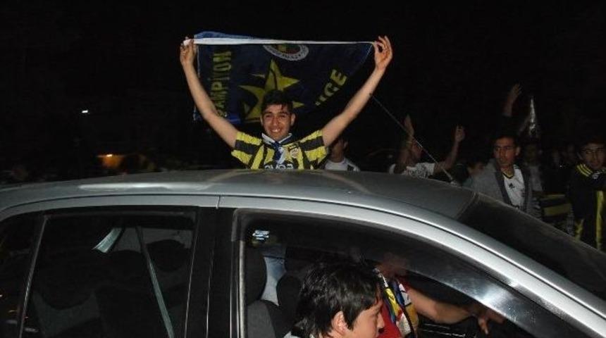 Kaş Ve Demre'de Fenerbah&ccedil;e Coşkusu