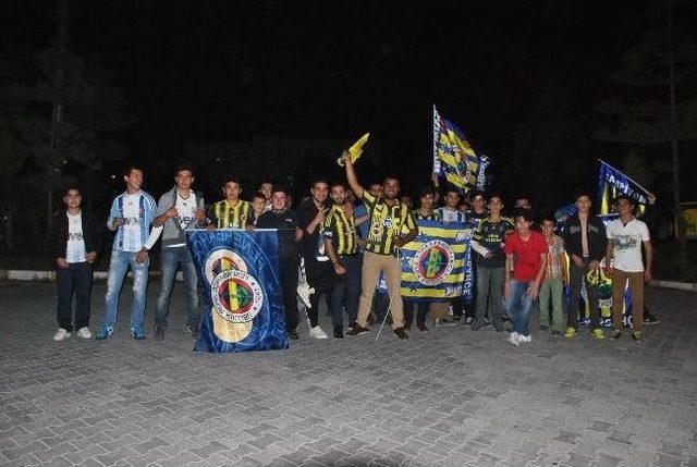 Kaş Ve Demre'de Fenerbahçe Coşkusu