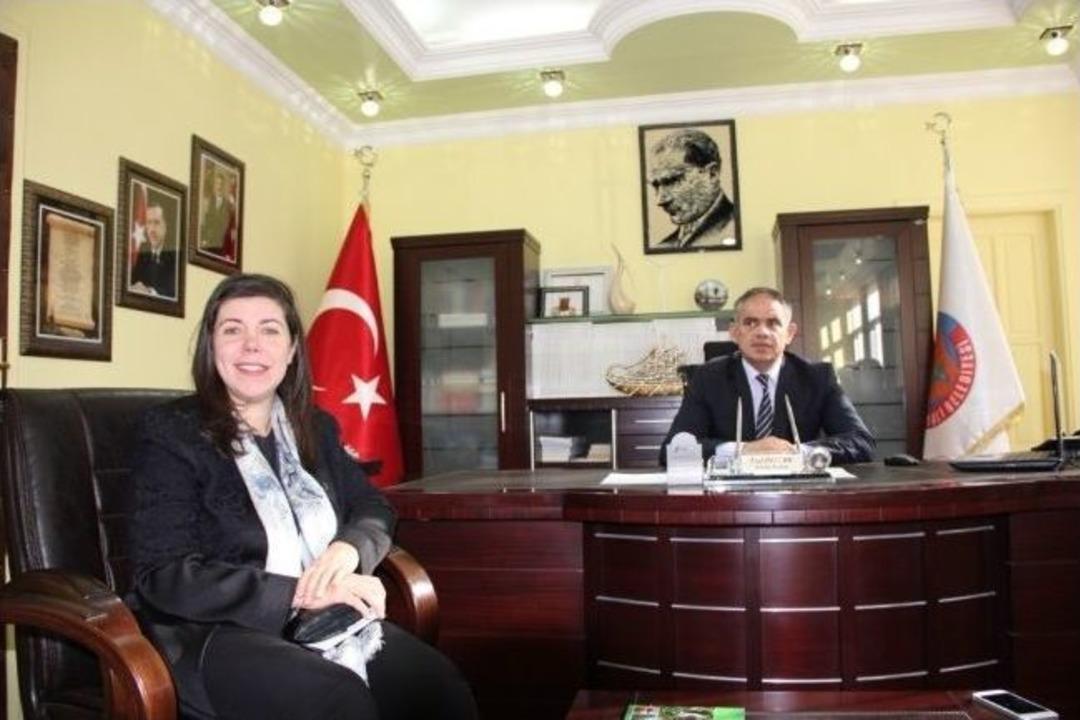 Milletvekili Pelin G&uuml;ndeş Bakır Yahyalı Belediyesini Ziyaret Etti