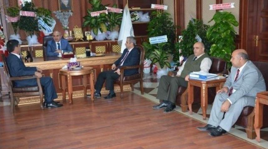Belediye Başkanı Kara, B&ouml;lge M&uuml;d&uuml;rleri İle G&ouml;r&uuml;şt&uuml;