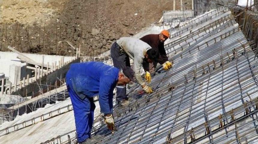 Karşıyaka&rsquo;ya Fifa Standardında Saha