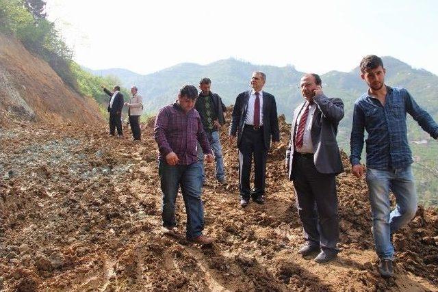 Taşdelen Yolu Heyelandan Temizleniyor