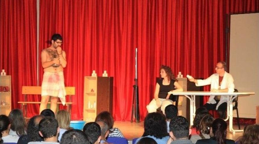 "her Yol Paris" &Ccedil;eşme'de Perde A&ccedil;tı