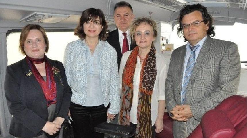 Rotaryenler Balcalı'ya Kan Alma Aracı Bağışladı
