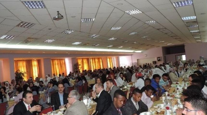 Şifa &Ccedil;alışanlarından &lsquo;kutlu Doğuma&rsquo; Farklı Kutlama