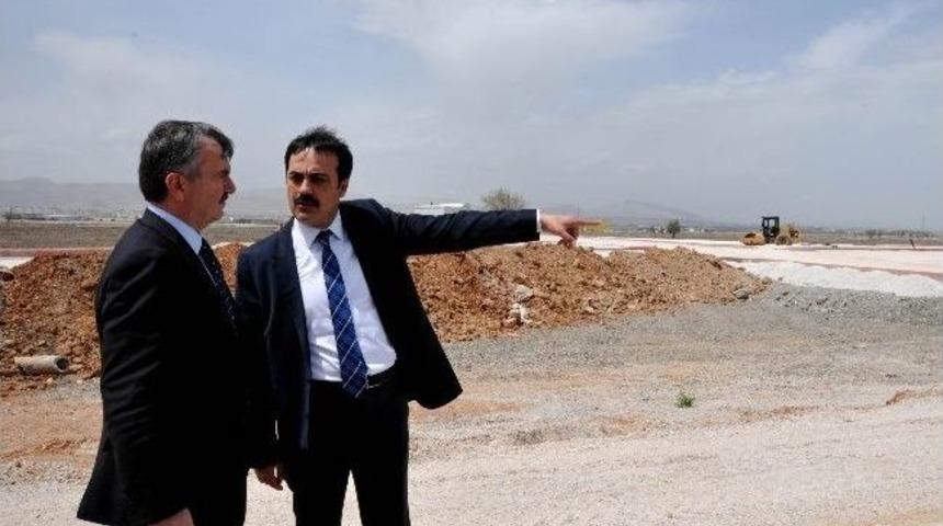 Yeni Fuar Merkezi&rsquo;nin &Ccedil;evre D&uuml;zenlemeleri S&uuml;r&uuml;yor