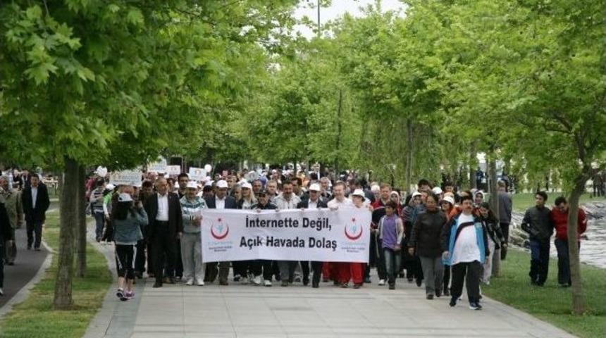 K&uuml;&ccedil;&uuml;k&ccedil;ekmeceli'ler Sağlık İ&ccedil;in Y&uuml;r&uuml;d&uuml;