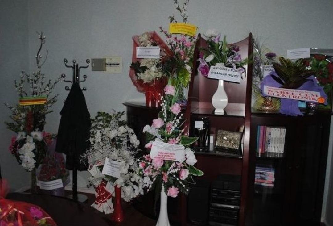 Varto Belediye Başkanı Makamı &Ccedil;i&ccedil;ek Bah&ccedil;esine D&ouml;n&uuml;şt&uuml;