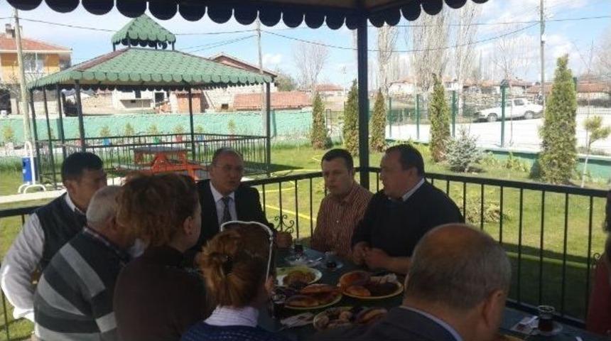 Seyitgazi İl&ccedil;e Milli Eğitim M&uuml;d&uuml;r&uuml; Avcı'nın K&uuml;mbet Şehit Ekrem Saygı İlkokulu Okulu Ziyareti