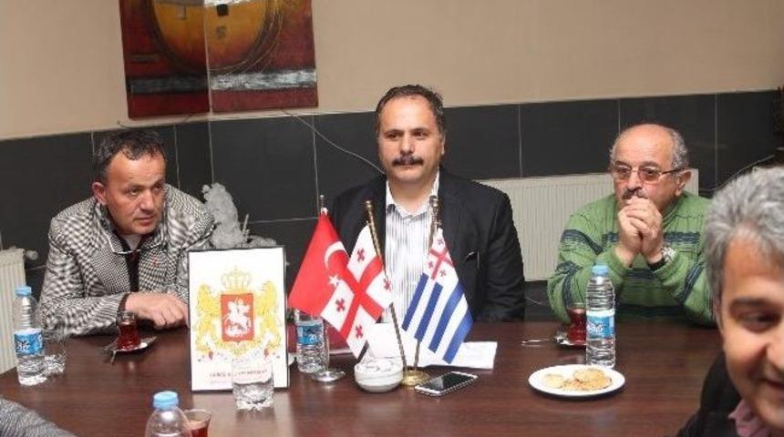 &Uuml;nye G&uuml;rc&uuml;leri, Dernek &Ccedil;atısı Altında Birleşti