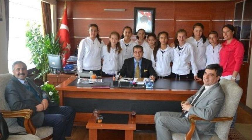 Şampiyonlar Kaymakamı Ziyaret Etti