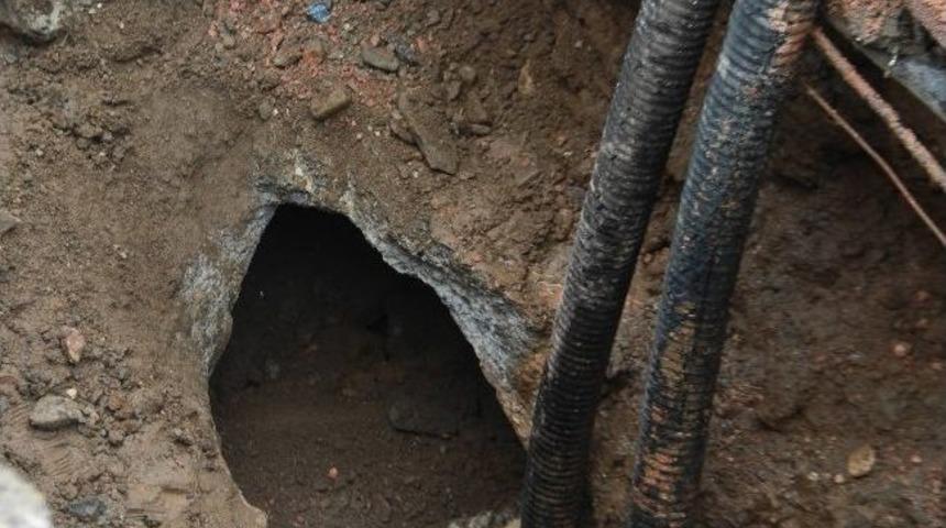 Bursa’da Göçen Yol Güvenlik Kameralarına Yansıdı