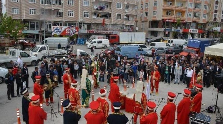 Kurs Ve Okul Talebelerine Yardım Derneği 7. Geleneksel Kermesi Törenle Açıldı