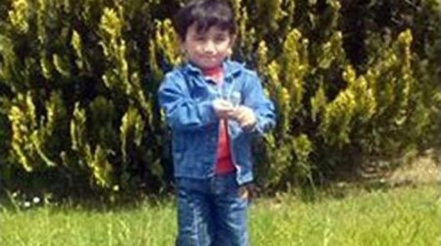 3 Yaşındaki İlkay, Okula Giden Ağabeyine El Sallarken Balkondan D&uuml;şerek &Ouml;ld&uuml;