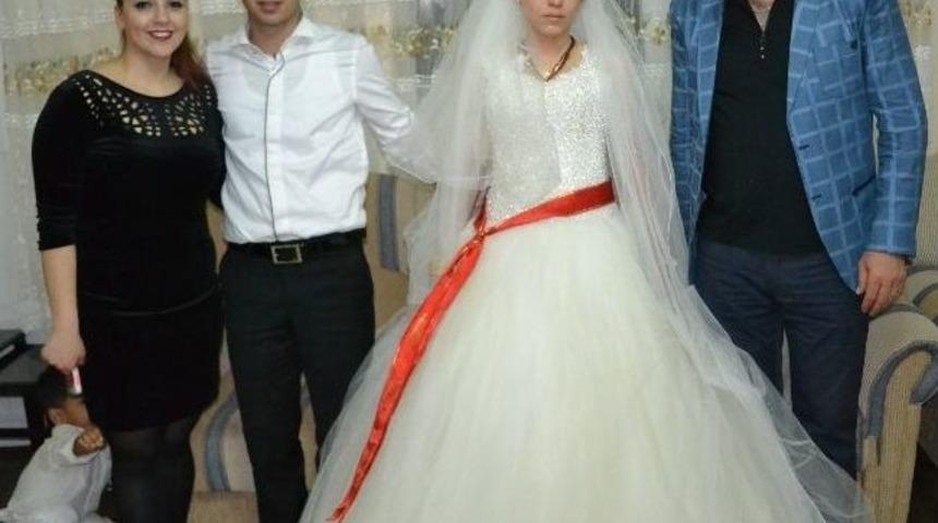 Gazeteci Yılmaz'ın Yeğeni Evlendi