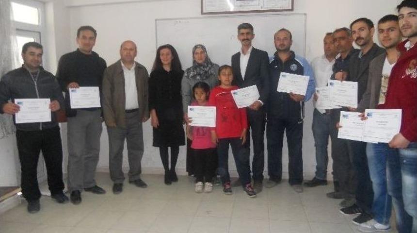 Hakkari&rsquo;de 60 Kursiyere Girişimcilik Belgesi