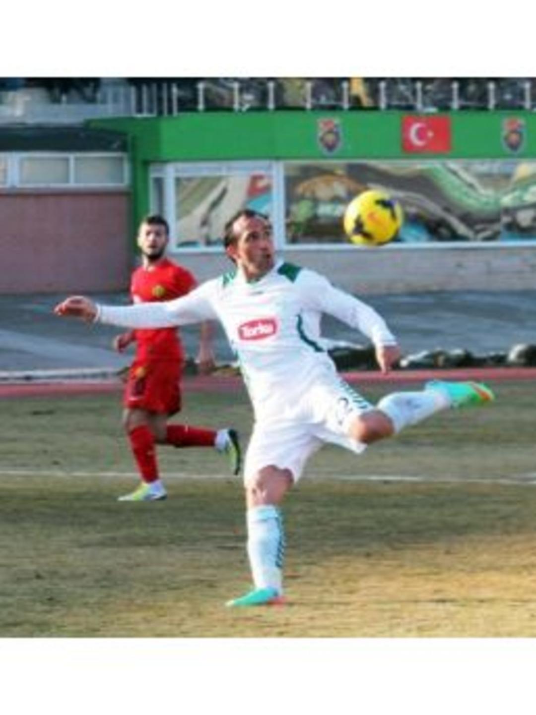 Gekas Tarihe Geçti