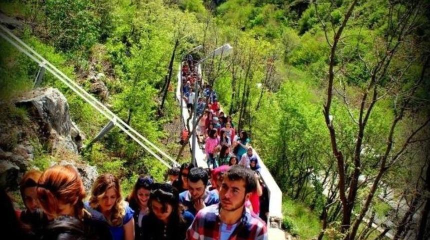 &Uuml;niversiteli Gen&ccedil;ler, Tokat'ın Tarihi Ve Doğal G&uuml;zelliklerini Keşfetti