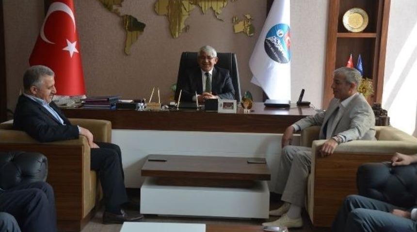 Ak Parti Kars Milletvekilleri Başkan Kara&ccedil;anta&rsquo;yı Ziyaret Etti