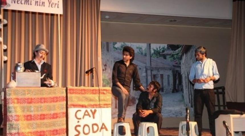 Km&uuml;&rsquo;de "eşref Paşalılar" Sahne Aldı