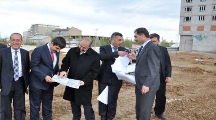 Vali B&uuml;y&uuml;kersoy, Hayvancılık İşletme Tesisini Gezdi