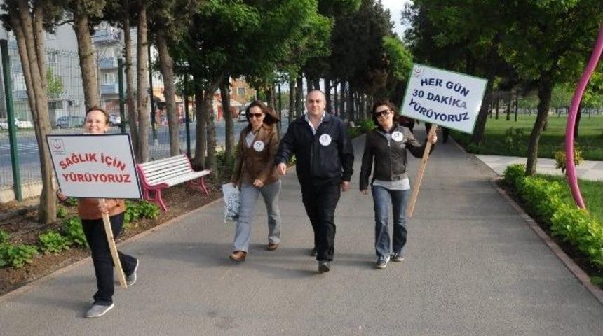 Cumhuriyet Parkı'nda Sağlıklı Yaşam Y&uuml;r&uuml;y&uuml;ş&uuml; Ger&ccedil;ekleştirildi