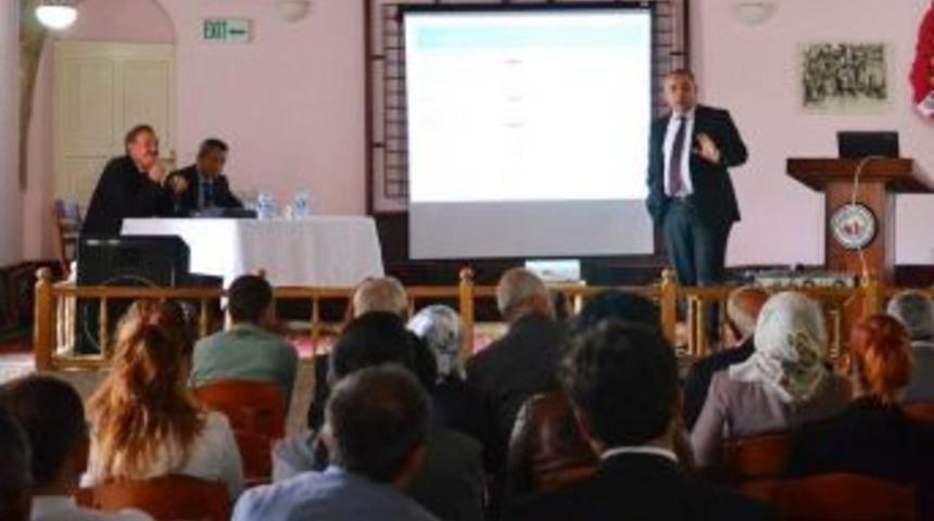 AS&Uuml;&rsquo;de "Kariyer Gelişimi Ve Girişimcilik Konferansı" D&uuml;zenlendi