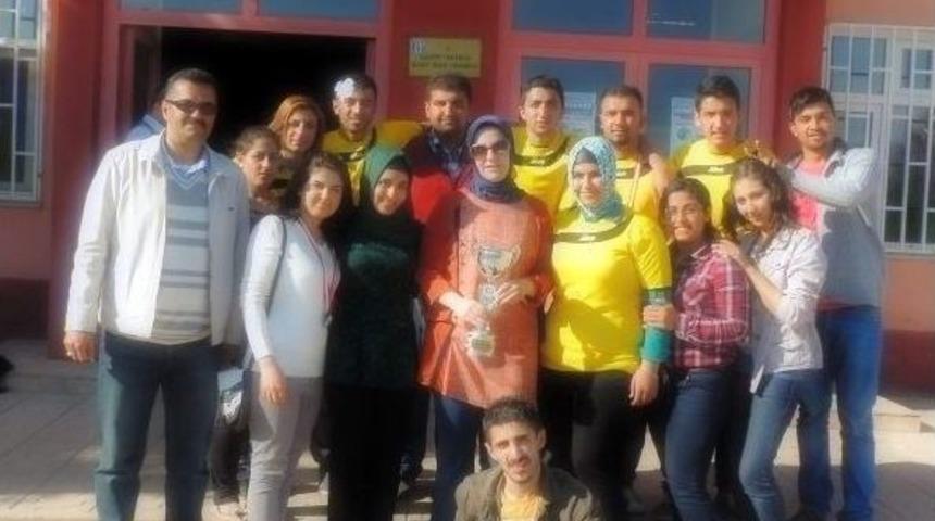 İslahiye Myo&rsquo;da 23 Nisan Milli Egemenlik Voleybol Turnuvası Sonu&ccedil;landı