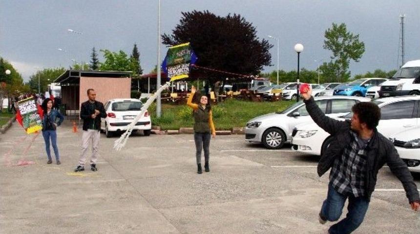 Om&uuml;&rsquo;de 1 Mayıs Kutlandı