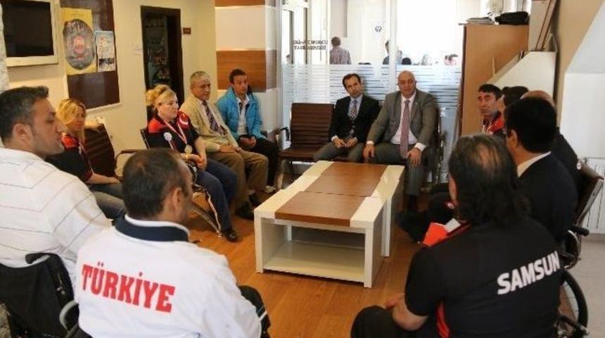 Şampiyon Engellilerden &Ouml;zyurt'a Ziyaret