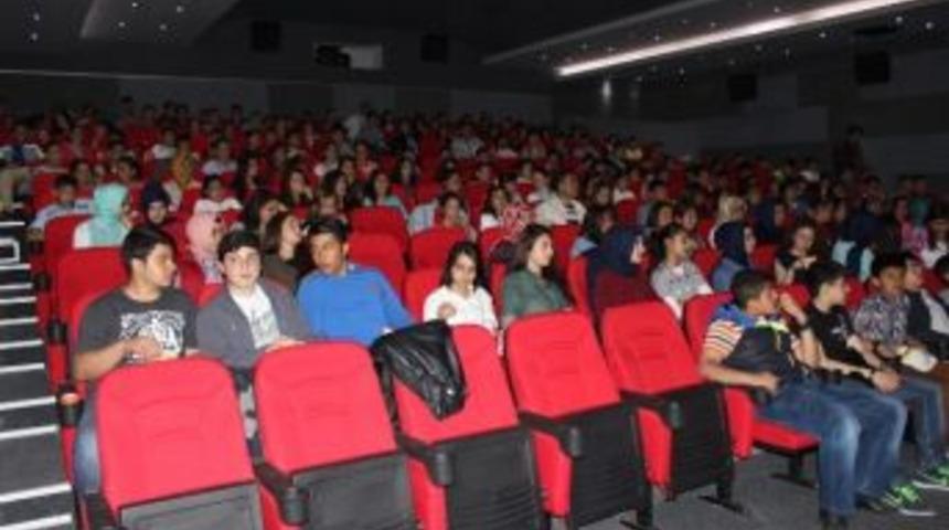 Yerk&ouml;y&rsquo;de &Ouml;ğrenciler Sodes Projesi Kapsamında Sinamaya Gitti