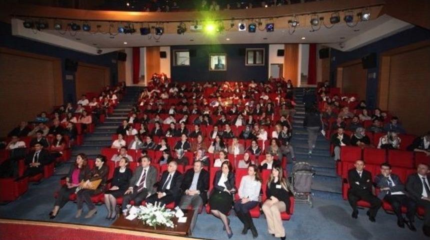 Akm&rsquo;de &lsquo;ila&ccedil; Kullanımında Doğru Ve Yanlışlarımız&rsquo; Konulu Konferans Ger&ccedil;ekleştirildi