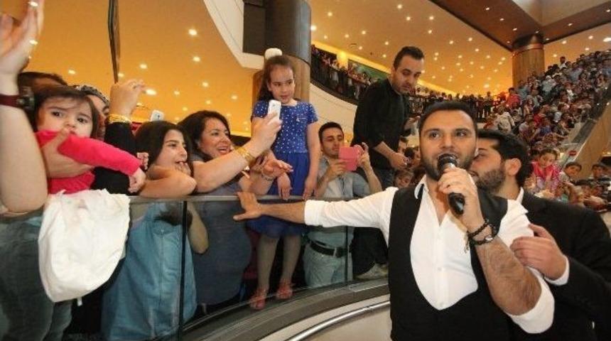 Alişan Piazza&rsquo;da Coştu, Coşturdu