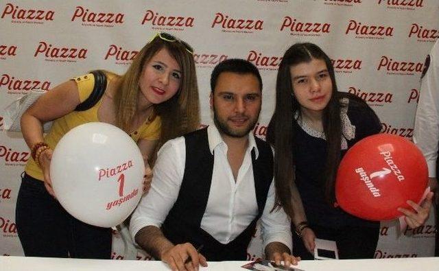 Alişan Piazza’da Coştu, Coşturdu