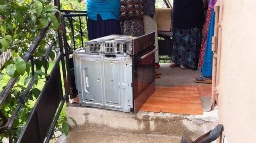 Kocaeli&rsquo;de Fırın Evi Yakıyordu