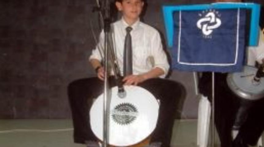 Burhaniye&rsquo;de Koronun En Gen&ccedil; Sazcısı