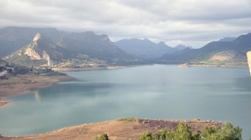Kozan&rsquo;da İkinci &Uuml;r&uuml;ne Su Yok