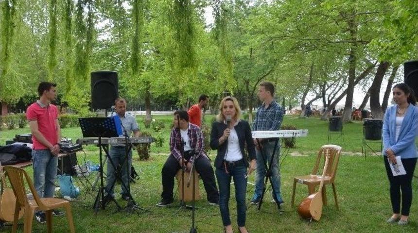 Edirne Bedensel Engellileri Ve Ailelerini Koruma, Yardımlaşma Derneği Balkan Türküleri İle Bahara Merhaba