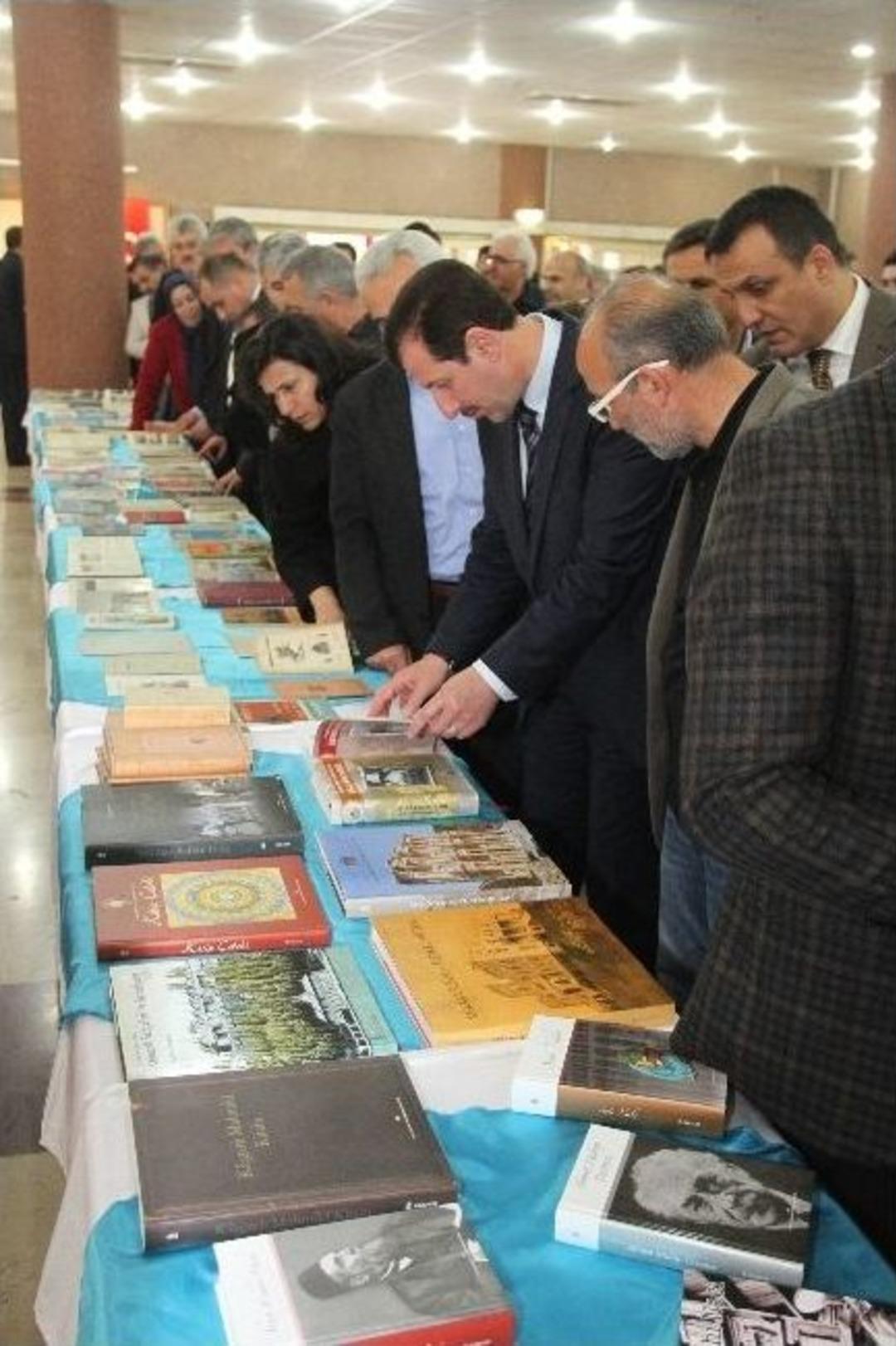 Osmanlı Ve Cumhuriyet D&ouml;nemine Ait 200 Eser G&ouml;r&uuml;c&uuml;ye &Ccedil;ıktı