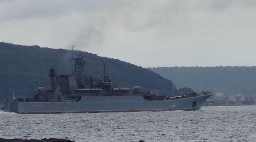 Rus Savaş Gemileri Boğaz'dan Ge&ccedil;ti