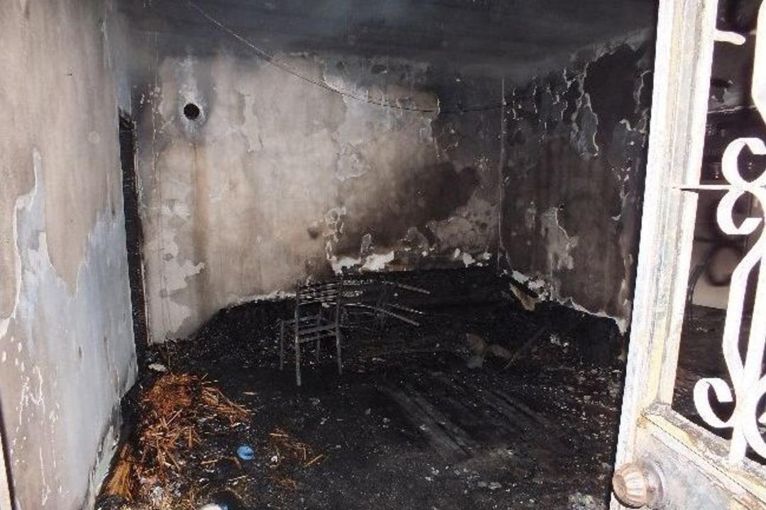 Pasinler'de &Ccedil;ıkan Yangında Ev Tamamen Yandı