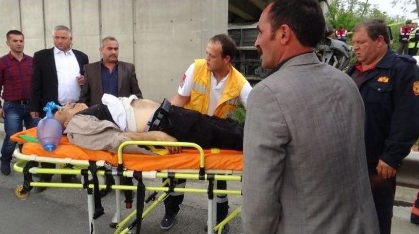 (&ouml;zel Haber) Silivri-&ccedil;erkezk&ouml;y Otoyolunda Trafik Kazası: 1 &Ouml;l&uuml;