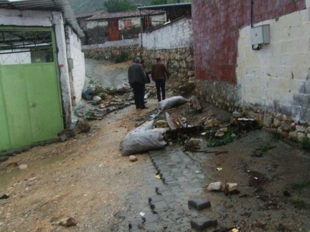 Milletvekili Aydemir&rsquo;den Sel Baskını Yaşanan Mahalleye Ziyaret